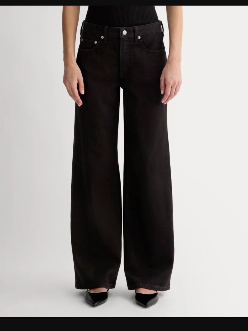 EVERLANE mid way jean in washed black - size 31